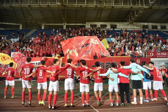 火箭三人20+结束三连败！小贾末节独揽10分命中关键球，KD一扫沮丧情绪