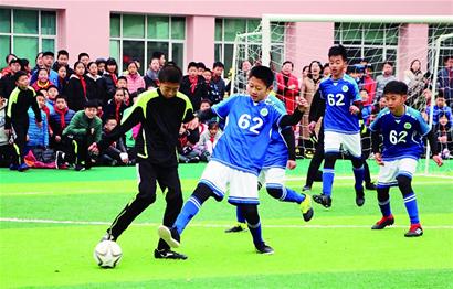 [中超]张玉宁横传门前 法比奥冲顶扳平比分