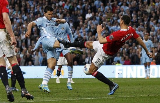 被追着打！王睿泽1分钟连续出现犯规 累计3次犯规被换下场