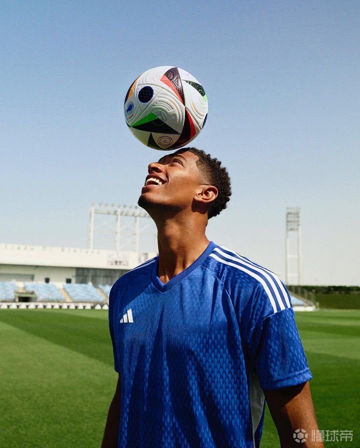 英超：曼联3-0大胜诺里奇