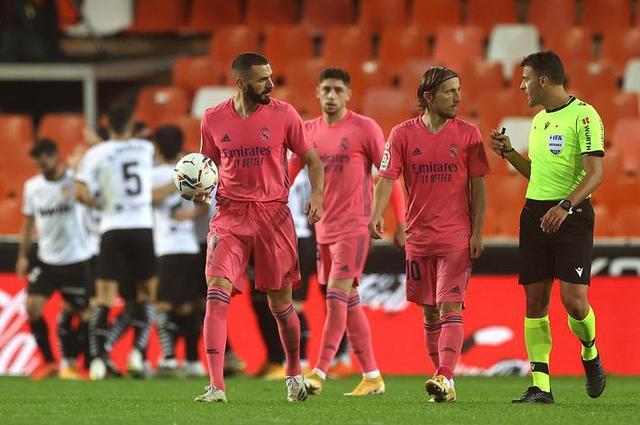 Khan联手外人欺负Faker 结果惨遭戏耍